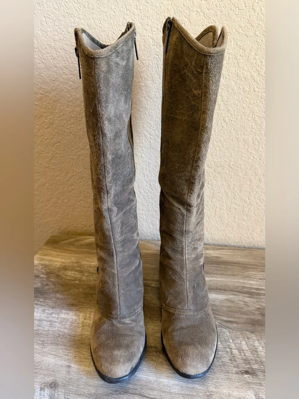 Donald J. Pliner Devi knee-high distressed suede boots Women’s 8.5